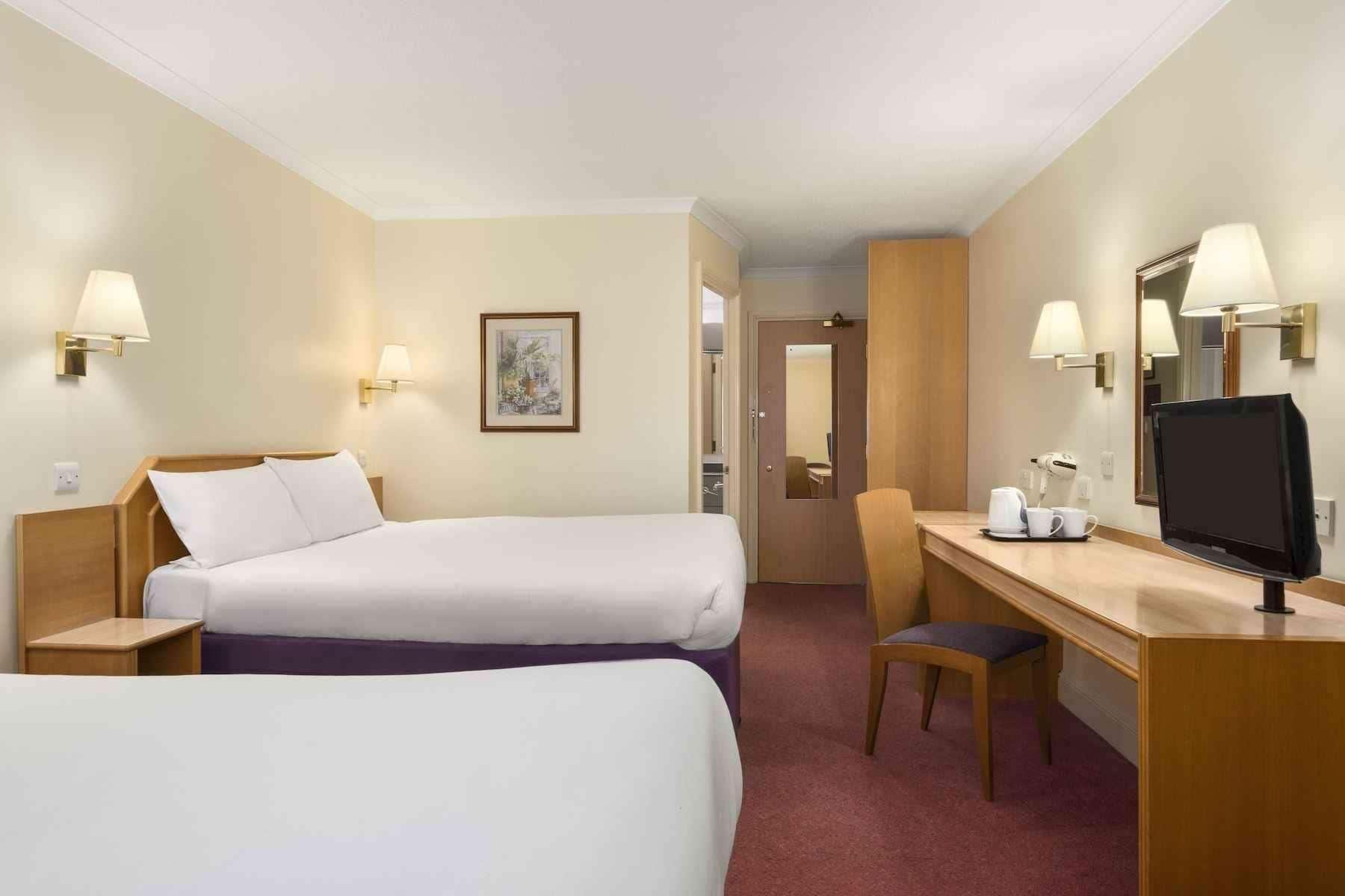 Hotel Days - Norton Canes