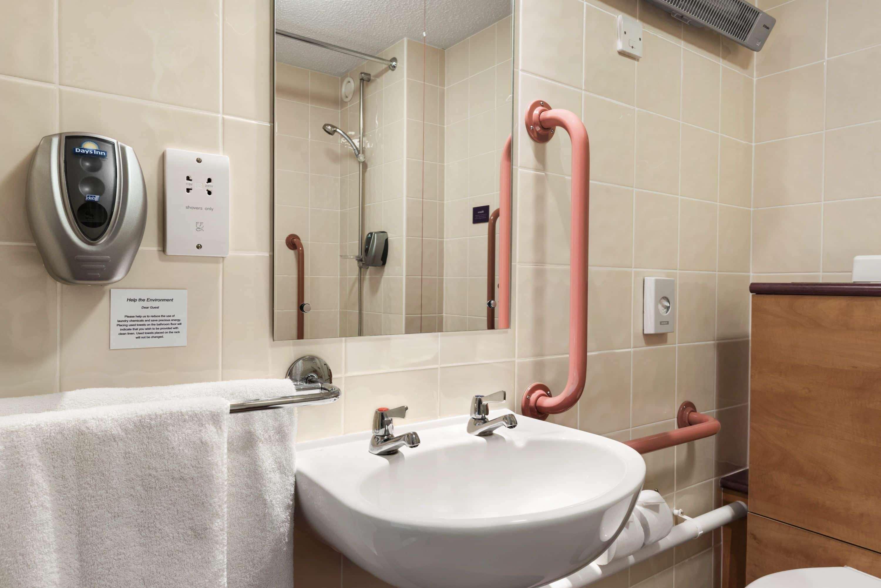 Hotel Days - Norton Canes 3*